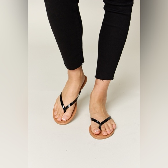 WILD DIVA PU Leather Open Toe Sandals - Picture 1 of 6